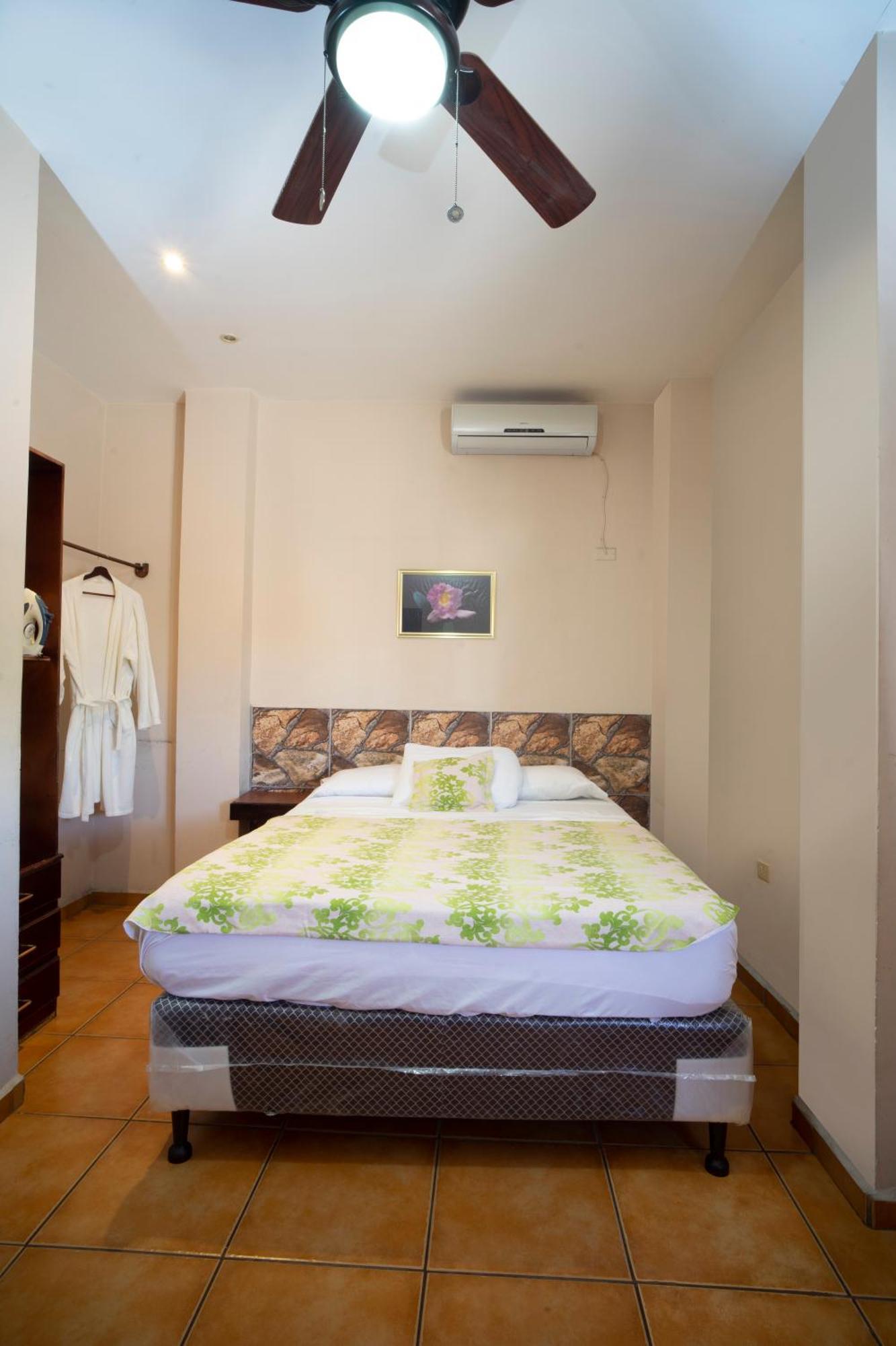 Apart Hotel La Trejo 산페드로술라 외부 사진
